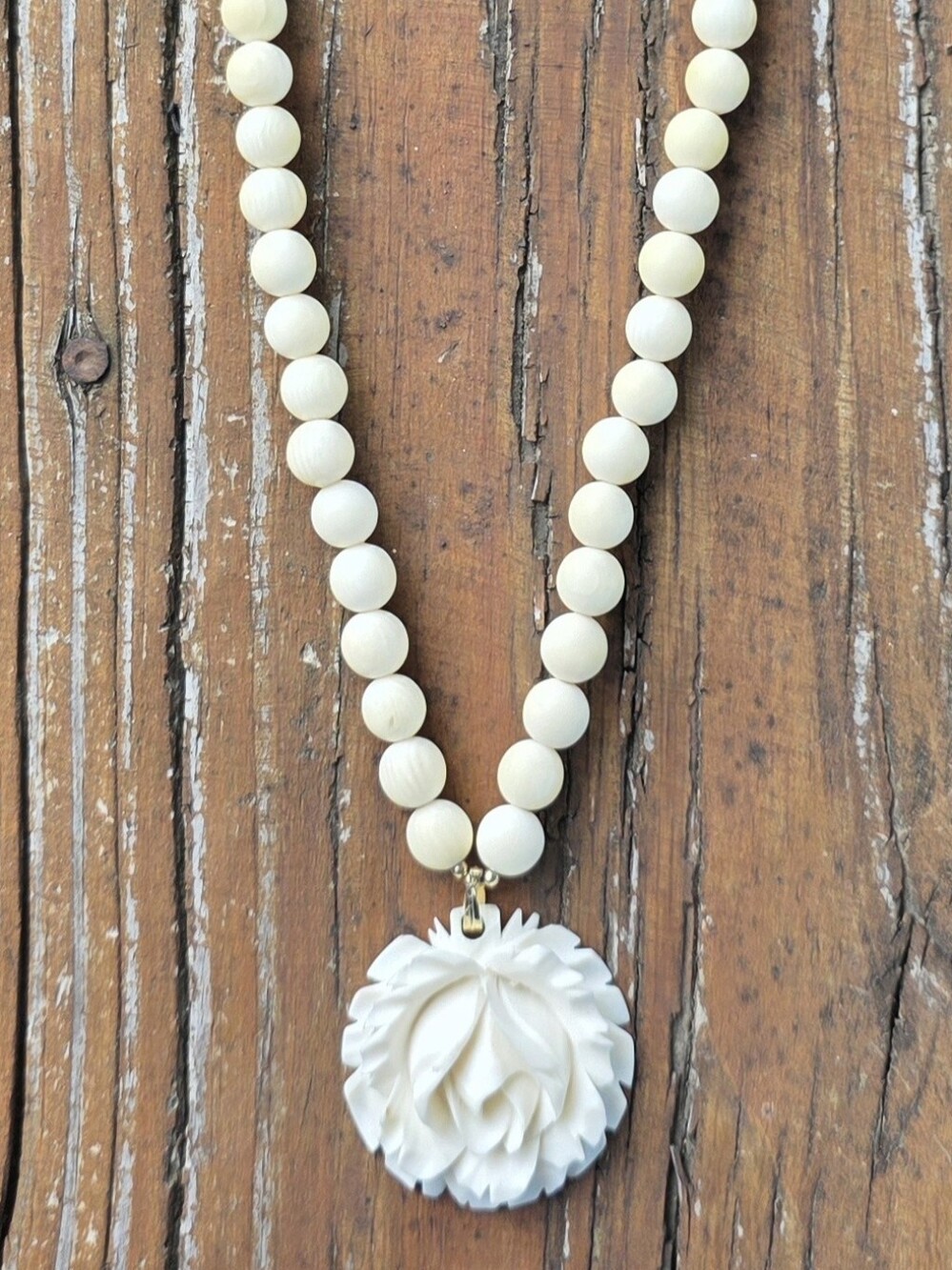 Handcrafted IVORY colored Bead Necklace w/ Rose Amulet From Alaska 17"